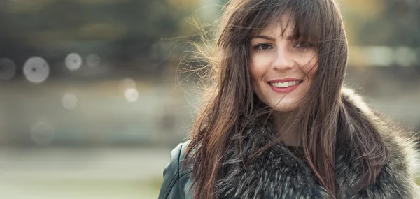 Brunette woman — Stock Photo, Image