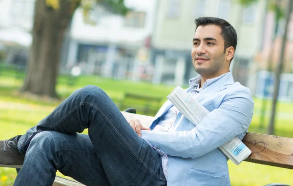 Joven al aire libre — Foto de Stock