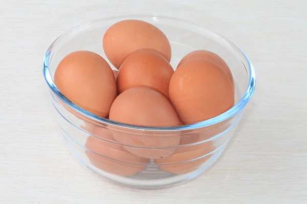Chicken eggs in a bowl. — Stock Photo, Image