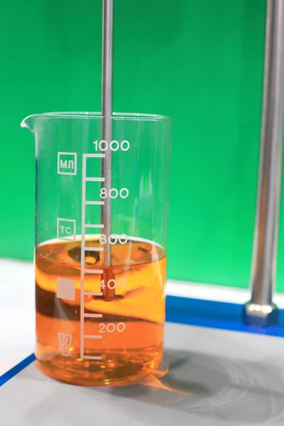 Ein Glas der Chemikalie. — Stockfoto