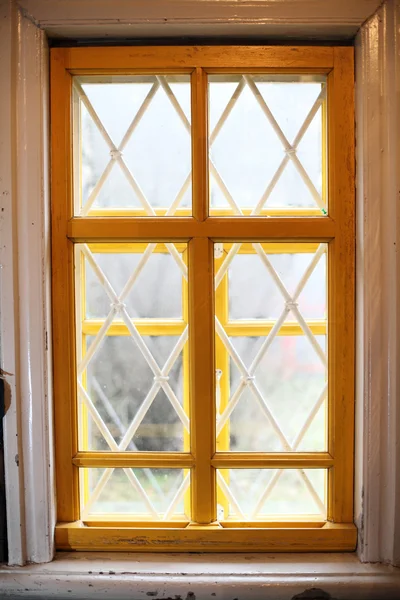 Fenster mit Gittern. — Stockfoto