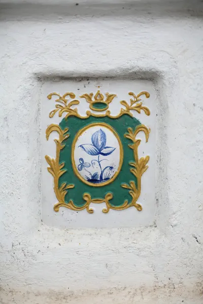 Parede do mosteiro. Azulejos. Uglich... . — Fotografia de Stock