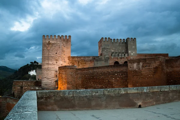 Alhambra, Granada, gece görünümü
