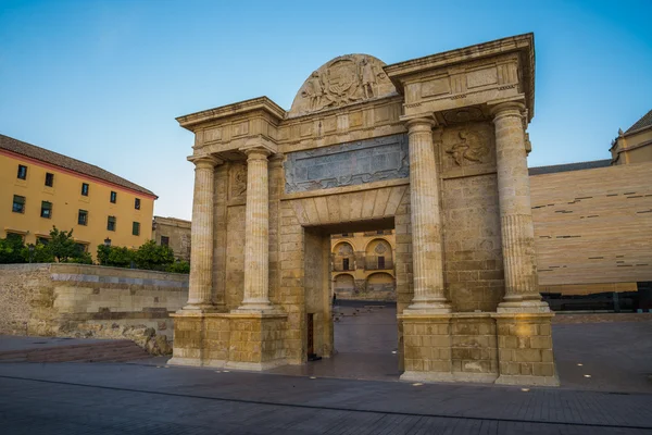 Cordoba's bridge gate — Stock Photo, Image