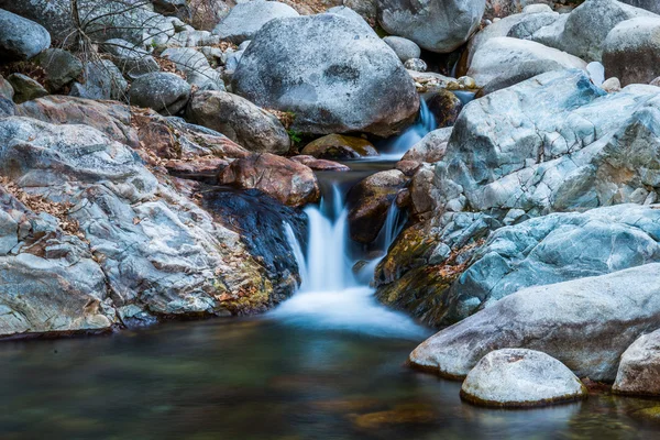 şelale ve nehir düşük hız