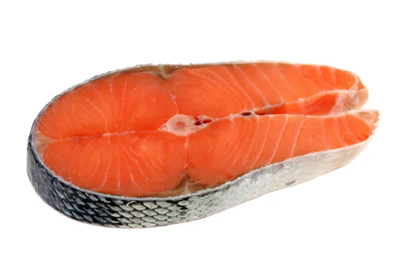 Foto close up salmon mentah dengan kulit — Stok Foto