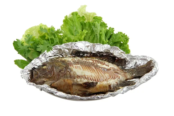 Ein Gericht gegrillter weißer Snapper-Fisch (gestreifter Barsch)) — Stockfoto