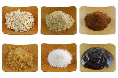 Bitkisel yüz maskesi ve body scrub fotoğrafı kapatın