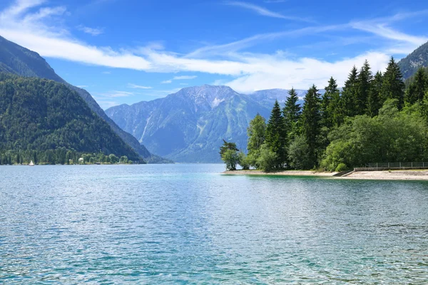 Vista pacífica del lago Achensee, Austria — Foto de Stock