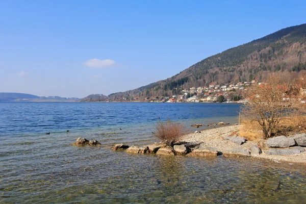 Tegernsee (zungenbecken sjö), i de bayerska Alperna, Tyskland — Stockfoto