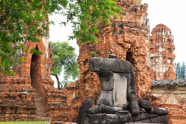 Imagens de Buda sem cabeça em Ayutthaya, Tailândia — Fotografia de Stock