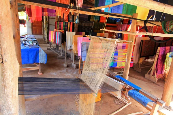 köy luang prabang, laos dokuma ipek