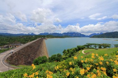 Cheow Lan Barajı (Ratchaprapa Barajı) Khao Sok Milli Parkı