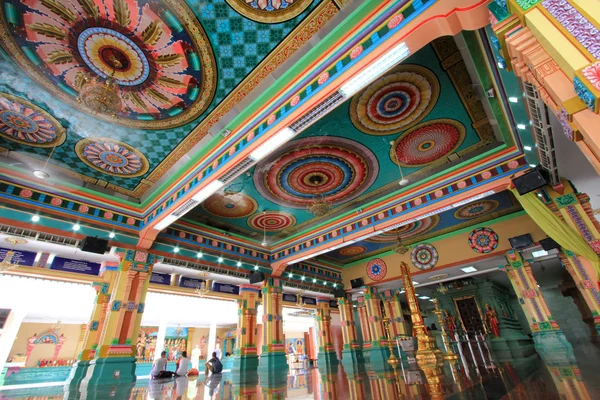 Sala di preghiera principale al Tempio Sri Mahamariamman a Kuala Lumpur — Foto Stock