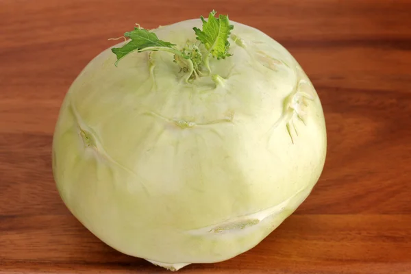 Cabbage turnip with leaves, Kohlrabi — Stock Photo, Image
