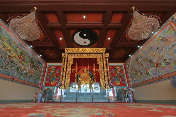 Estatua de Lu Dongbin en el templo de Anek Kusala Sala — Foto de Stock