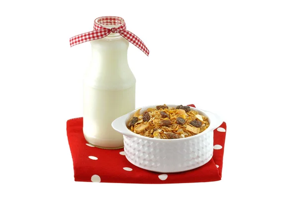 Un tazón de cereales de desayuno con leche —  Fotos de Stock