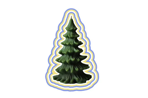 Beyaz arkaplan mumunda Noel ağacı