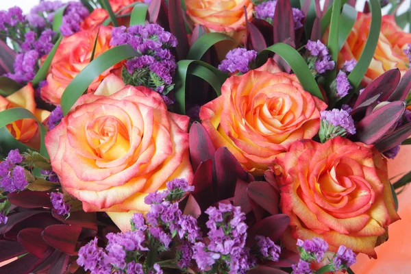 Çiçekler beyaz bitti