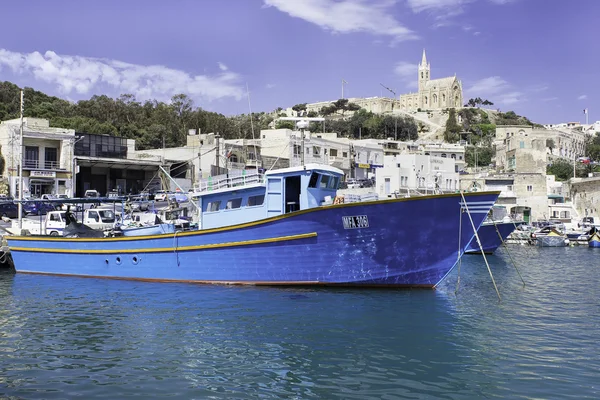 Рыбацкая лодка на Гоццо — стоковое фото