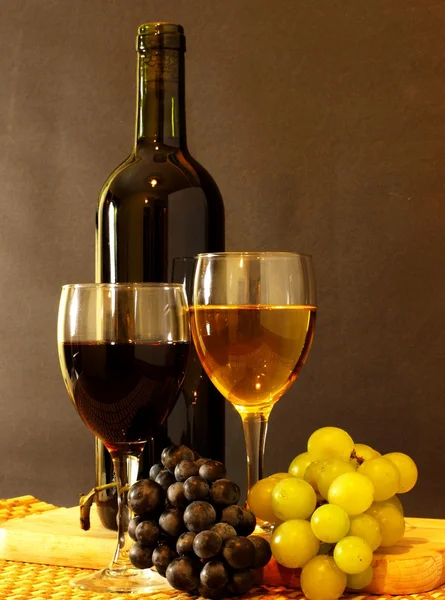 葡萄酒和葡萄 免版税图库照片