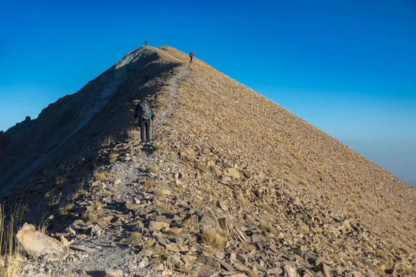 Group Tourists Climb Mount Ergies Also Known Argaeus Volcano Turkey — Fotografia de Stock