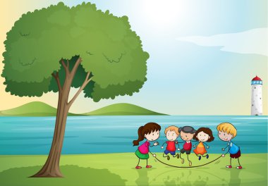 doğada oynayan çocuklar