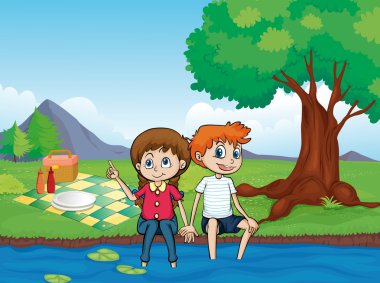 gülümseyen bir oğlan, bir kız ve bir nehir