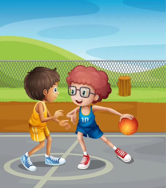 Dois meninos jogando basquete na corte — Vetor de Stock