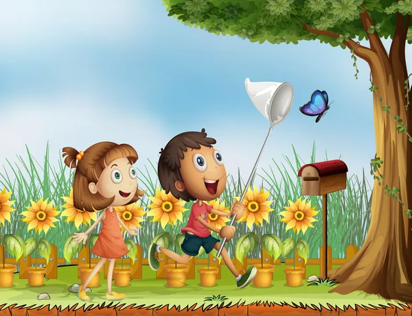 Kinder versuchen einen Schmetterling zu fangen — Stockvektor