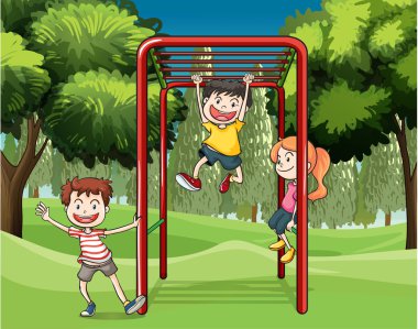 parkta oynayan 3 çocuk