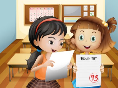 iki kız kendi sınav sonuçları tutma