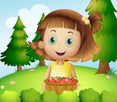 çilek sepeti tutan bir gülümseyen genç kadın