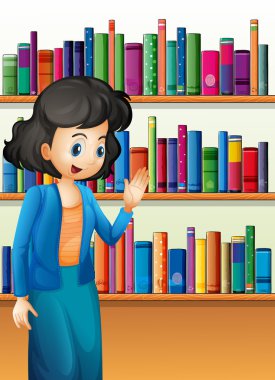 raflardan kitapları ile önünde bir kütüphaneci