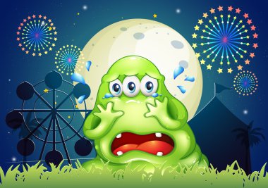 Karnavalda ağlayan üç gözlü bir canavar