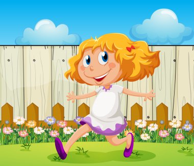 at arka bahçesinde oynarken mutlu kız