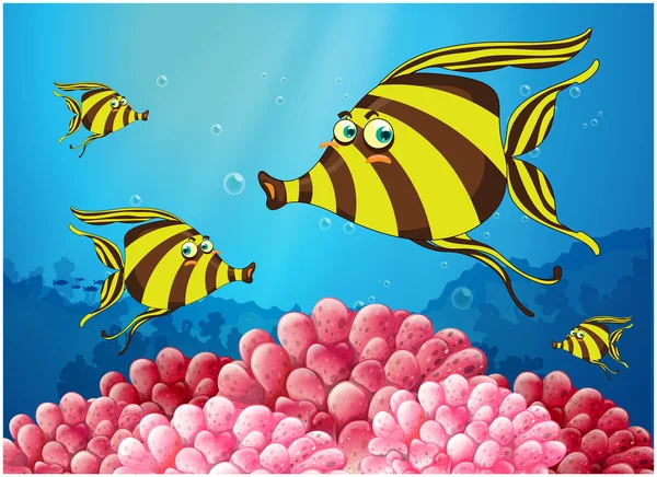 A group of stripe-colored fishes under the sea — Stock Vector