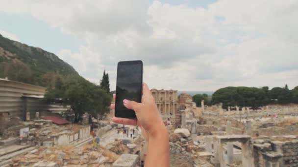 Millennial Hipster Girl Tourist Casual Outfit Photographing Buildings Architecture Ancient — Stockvideo