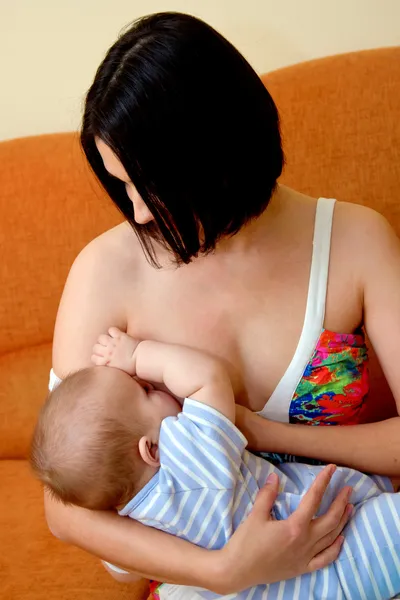 Mother breast feeding baby. — Stock Photo, Image