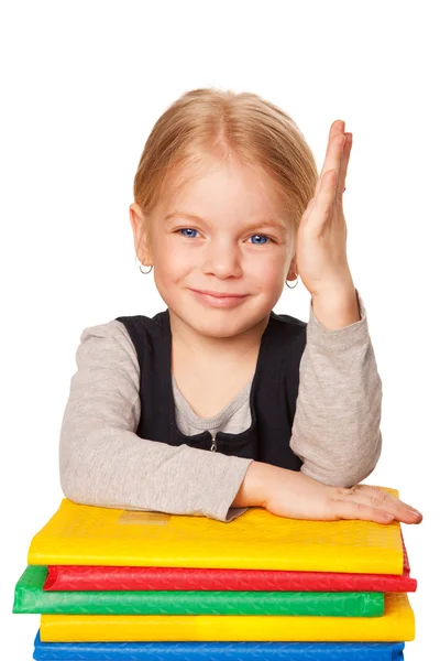 Menina bonito levantando a mão para responder . — Fotografia de Stock