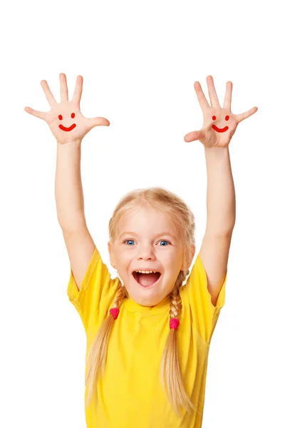 Menina mostrando as mãos com símbolo de sorriso e rindo . — Fotografia de Stock