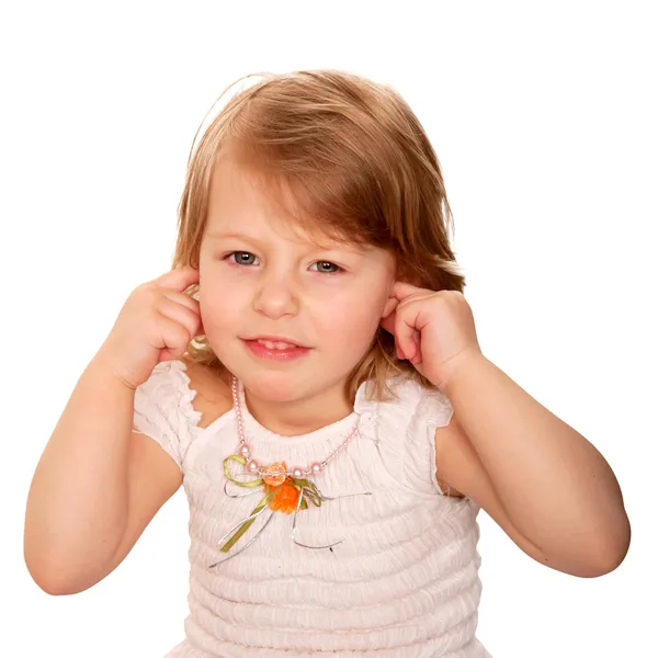 Menina fechando orelhas com os dedos . — Fotografia de Stock