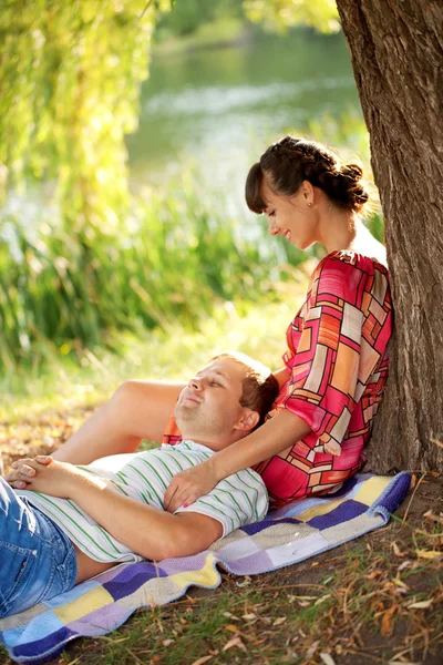 Happy middle-aged couple relaxing — Stock Photo, Image