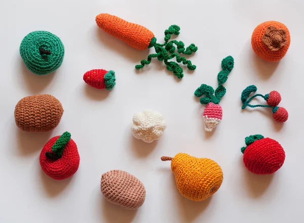 Hand-made knitted fruit and vegetables — Stock Photo, Image