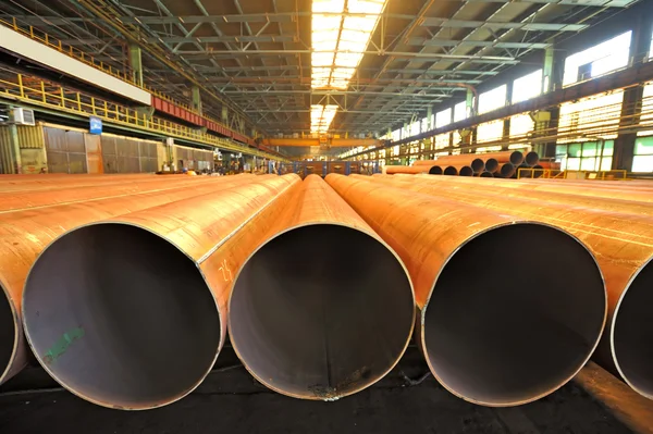 Merce per tubi in acciaio per industria pesante — Foto Stock