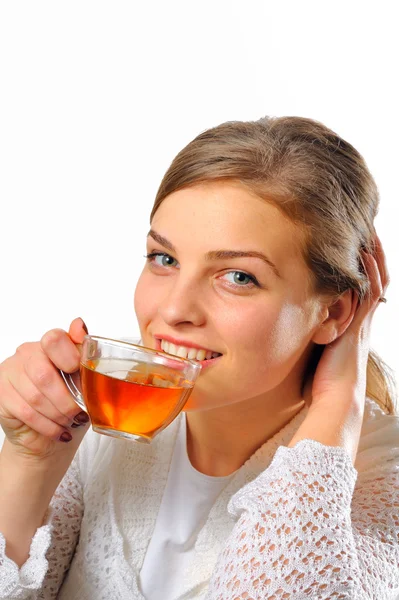 Frau mit Tasse Tee — Stockfoto