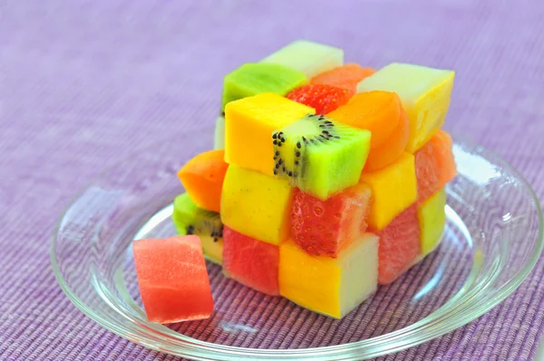 Ensalada de frutas cúbicas —  Fotos de Stock