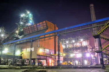 Geceleri çelik fabrikası