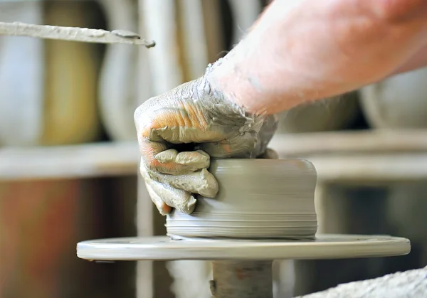 陶製の花瓶を作る — ストック写真