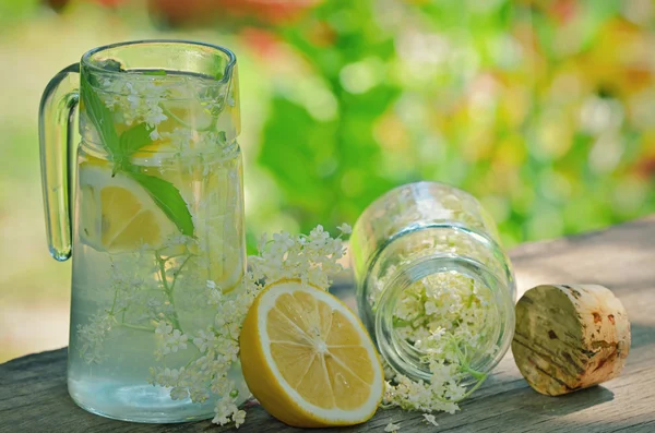 Elderflower suyu — Stok fotoğraf